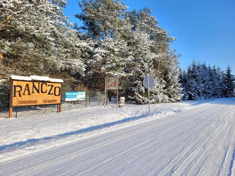 Отель Osrodek Wypoczynkowy Ranczo Окунинка Экстерьер фото